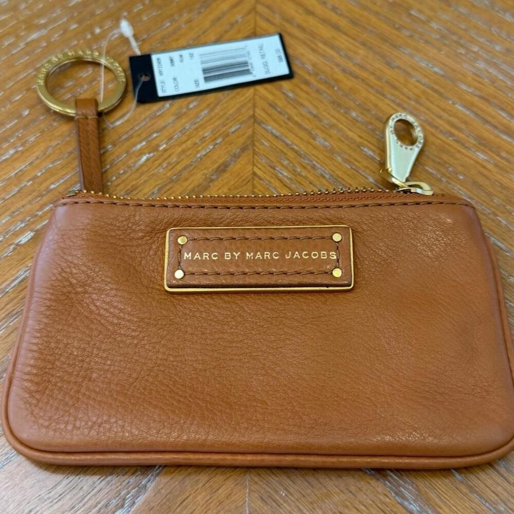 NWT Marc by Marc Jacobs Brown Tan Leather Keychain Card Wallet Coin Pouch - Picture 2 of 7